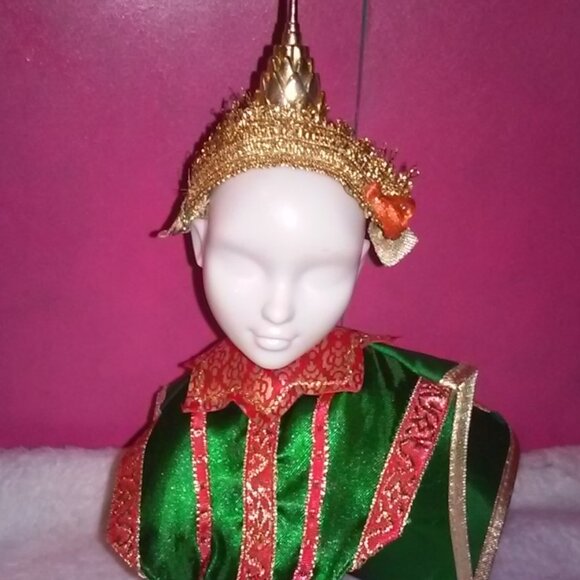 Barbie Doll Thai Fashion Top & Crown dotw 90s - Picture 1 of 6